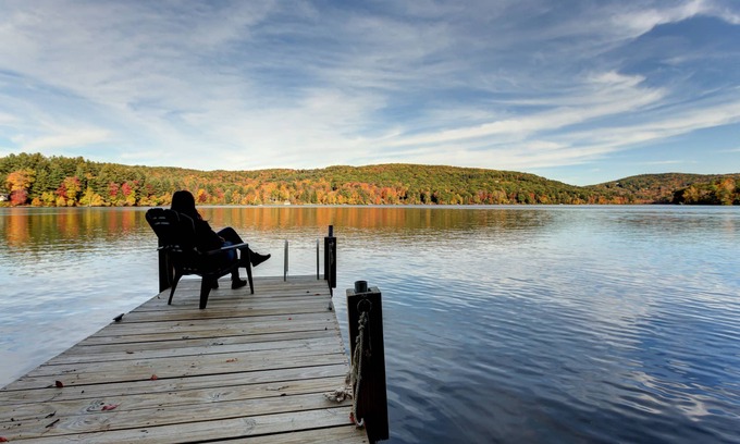 Monterey Cottage | nPeaceful, Newly Renovated Lakeside Cottage On Lake Garfield In Berkshires