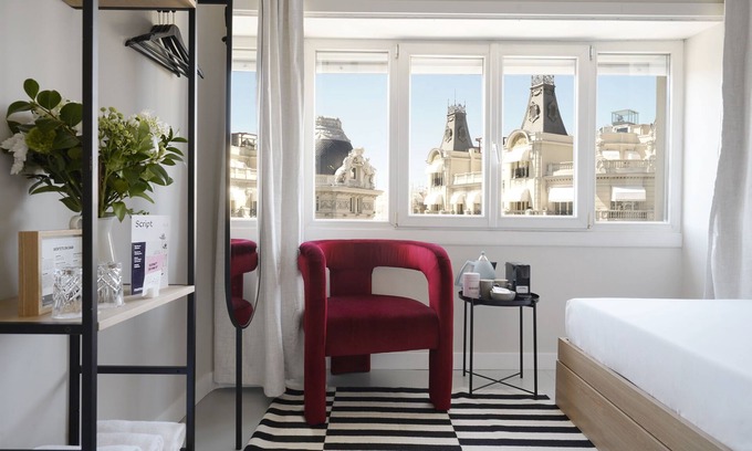 Cortes Apartment | Numa Madrid Script