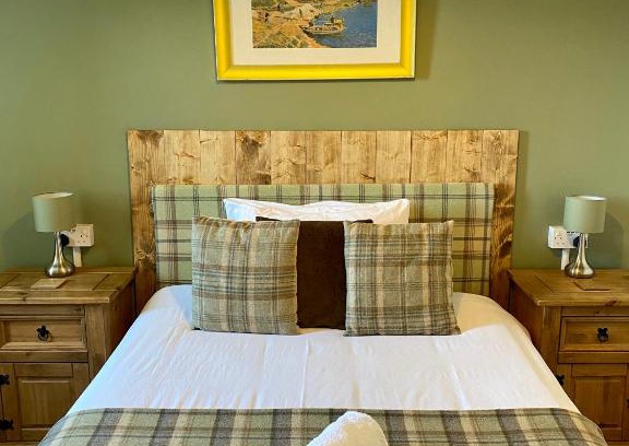 Dalton-in-Furness House | Number 19 Guest House - Self Check In - Under 4 Miles from Barrow In Furness