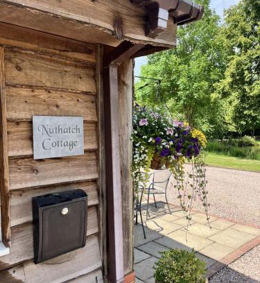 Cutnall Green House | Nuthatch Lodge