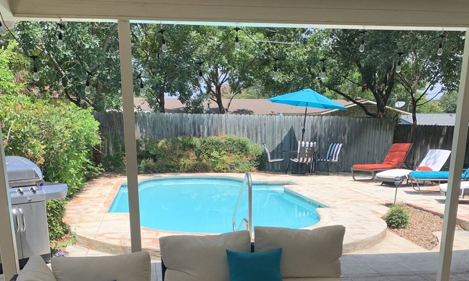 Vance Jackson House | NW Charmer with private pool!