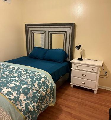 Newark House | Nwk 457 RM 112-B