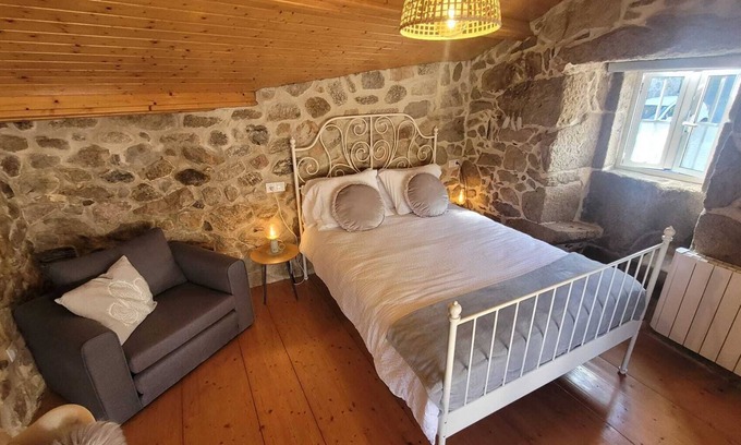 Brion Cottage | O Lar de Cabanas - rural house near Santiago and beaches