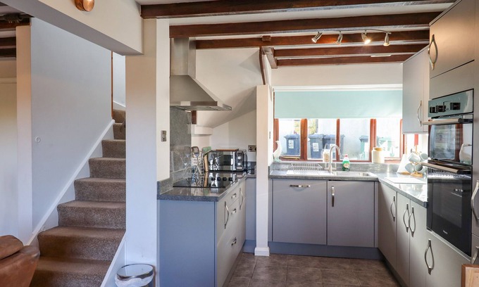 Teigngrace Cottage | Oak Leaves Cottage