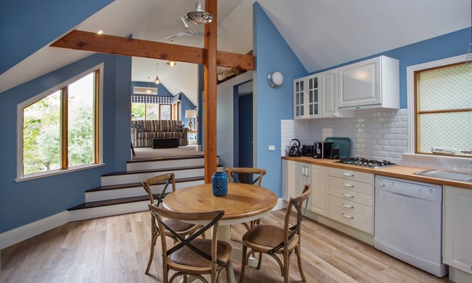 Rhyll Bed & Breakfast | Oak Tree Lodge