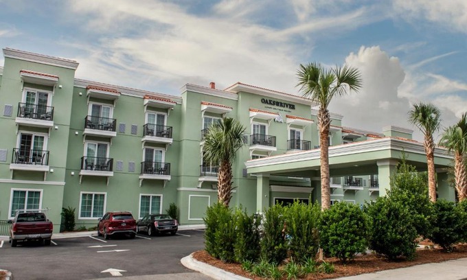 Darien Hotel | Oaks on the River