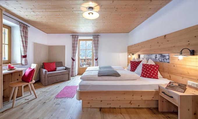 Funes Apartment | Oberglarzhof App Zirbel