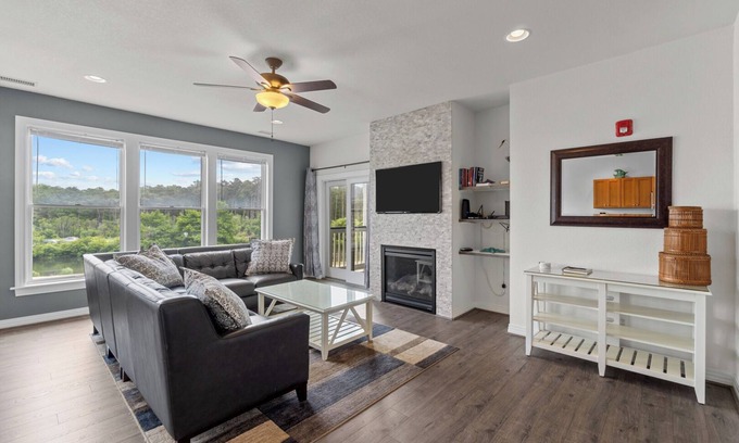 Bermuda Bay Condo | OBX for R&R at Hamilton Cay, Water Park Access, No Check In Day Restrictions