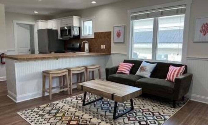 Point Pleasant Beach House | OCE106A | Townhouse next to beach & boards! 2 Car park, 6 badges, PETS! Shore Points Vacations