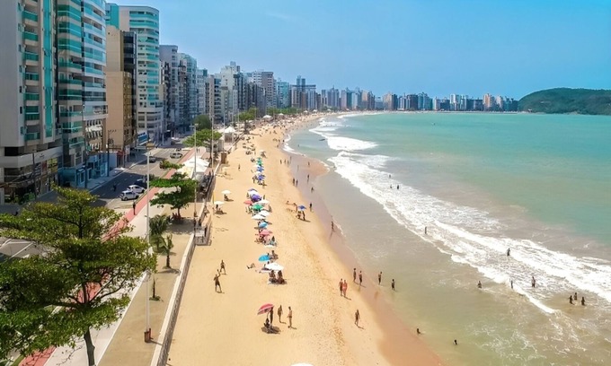 Praia do Morro Apartment | Ocean view apartment 3min from the beach in Guarapari