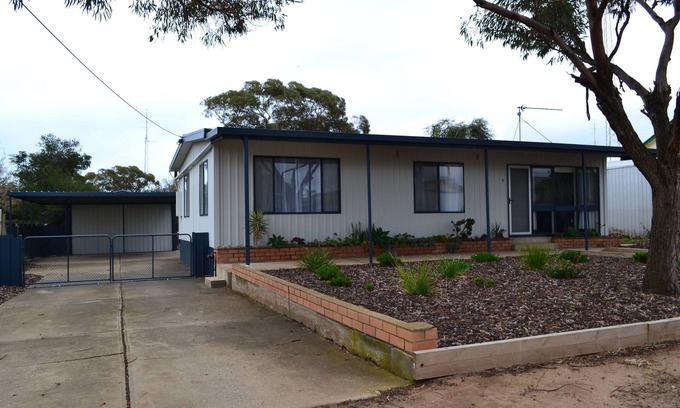 Moonta Bay House | Ocean Breeze