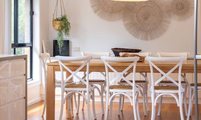 Boomerang Beach House | Ocean Breeze on Cooper - Stylish coastal beach house 5min walk to Boomerang Beach