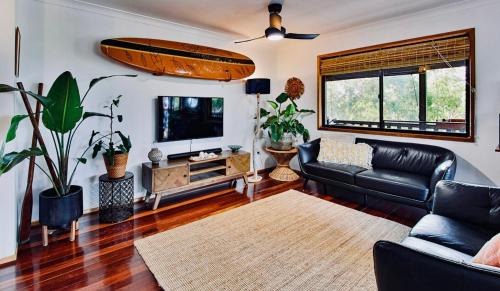 Agnes Water House | Ocean & Earth Cottage - Pay 3 stay 4 nights in Feb