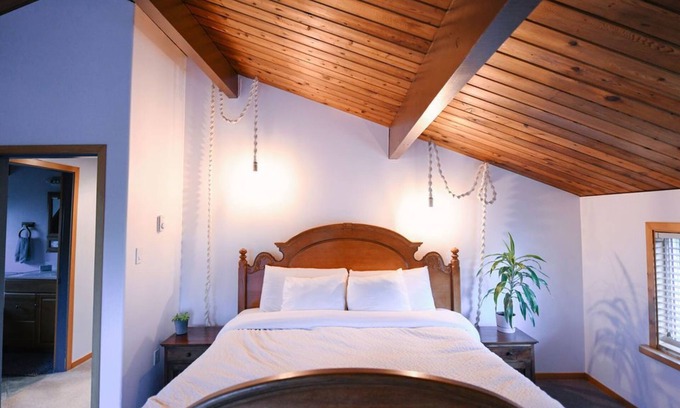 Ucluelet Cottage | Ocean Friendly Amenities & Hot Tub