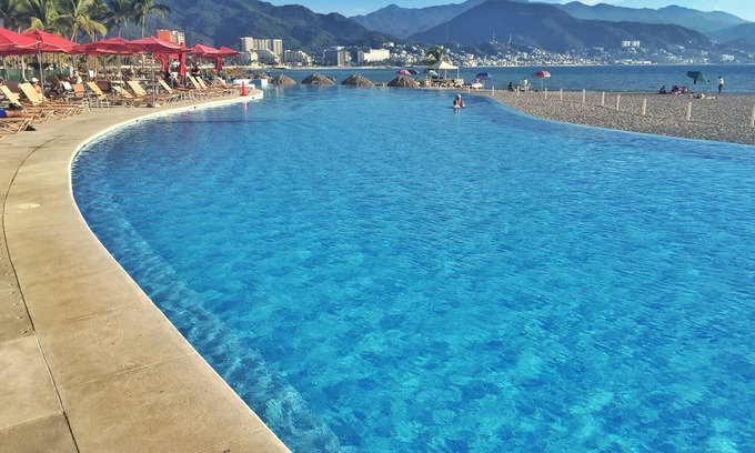 South Hotel Zone Condo | Ocean Front 20thFloor! Relax π with 5 pools and Perfect location.