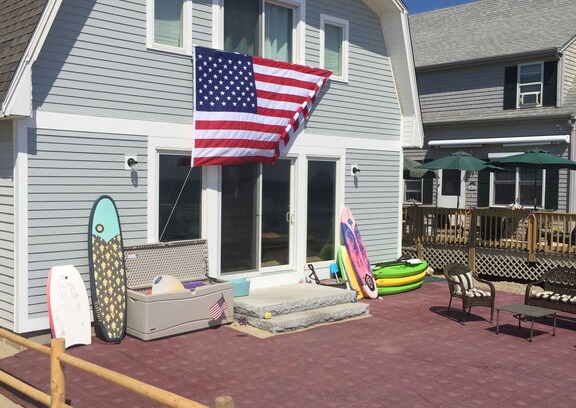 Green Harbor-Cedar Crest House | Ocean Front Duxbury Beach Summer Rental.