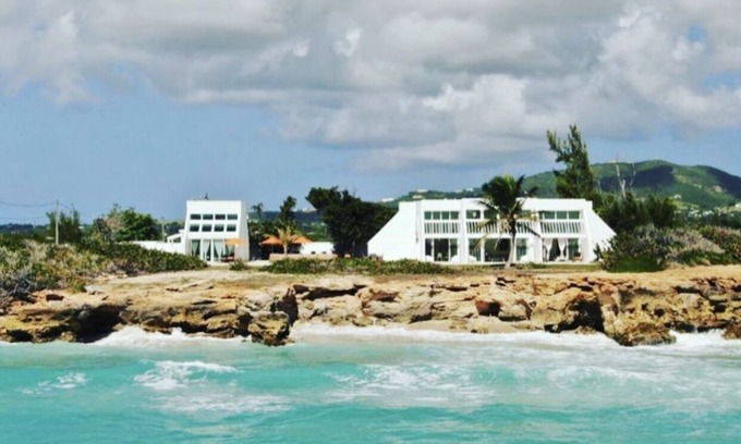 Carlton House | Ocean Front Luxury