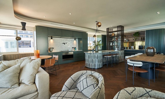 Mouille Point Apartment | OCEAN FRONT PENTHOUSE