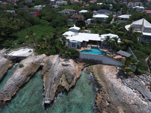 Pelican Key Villa | Ocean front villa, pool, private ocean snorkeling