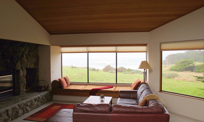 Sea Ranch House | OCEAN FRONT-WHITE WATER VU from every room - above Del Mar Cove