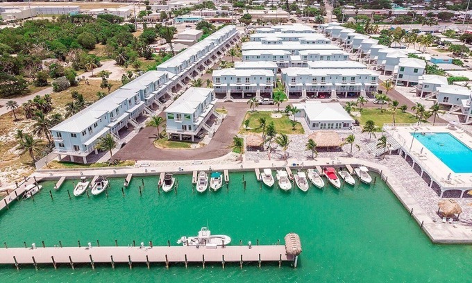 Marathon House | Ocean Isles #98~ Fishing Village, Community Pool!