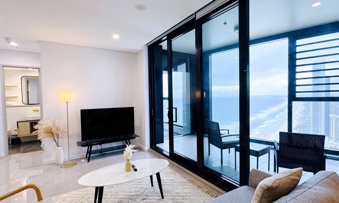 Gold Coast Apartment | Ocean Luxe Retreat 2 Kingbeds Free Parking