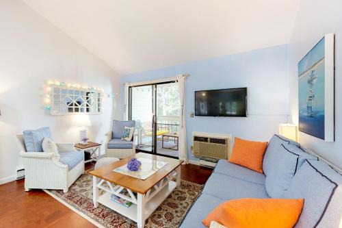 Brewster Apartment | Ocean Mandevilla