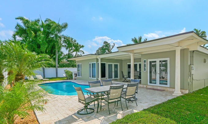 Bel Air House | Ocean Mist: Chef's Kitchen & Private Pool