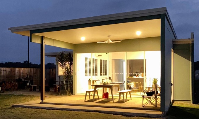 Rules Beach House | Ocean View Absolute Beachfront 2 Bedroom Home - Ocean View Absolute Beachfront Home