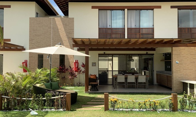 Acu da Torre House | Ocean view house Imbassai beach 2 bedrooms 7 beds, seafront gated condominium.