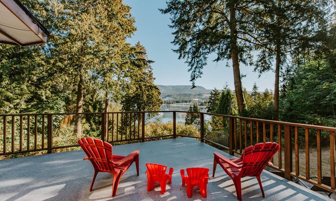 Sechelt House | Ocean view home located in the heart of Sechelt