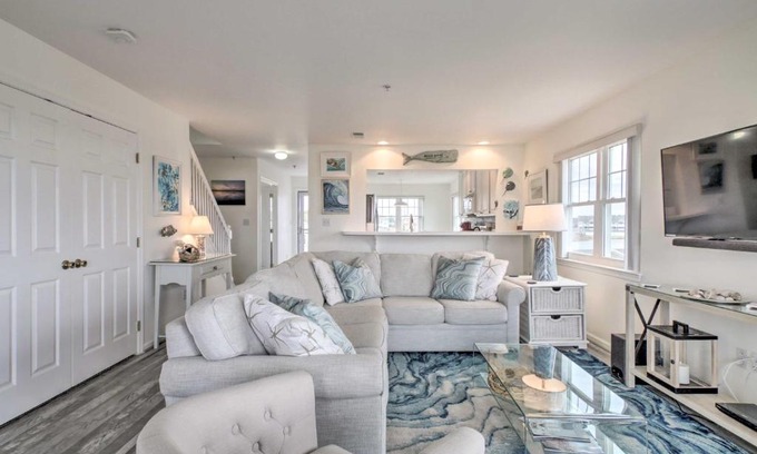 Ocean View Apartment | Ocean View Resort Condo with Pool Access and Bay Views