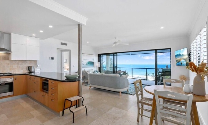 Sunshine Beach Apartment | Ocean Viewpoint - Relax, explore and enjoy.