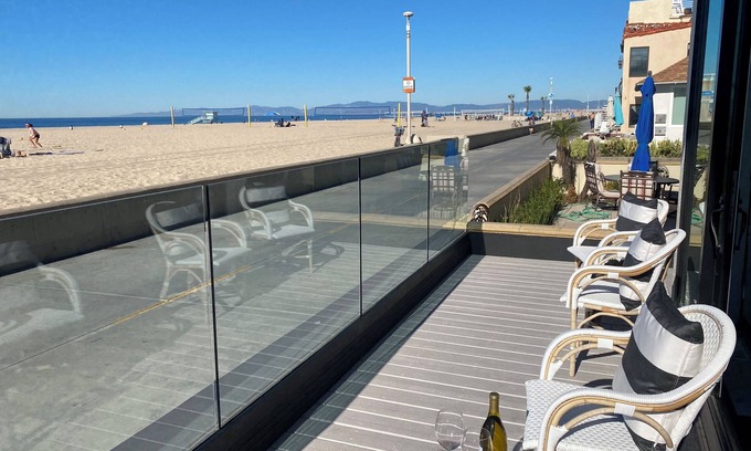 Hermosa Beach Condo | Ocean Views! Beachfront Deck on Hermosa Strand