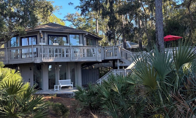Sea Pines House | Ocean Views Treehouse Walkable to Harbour Town