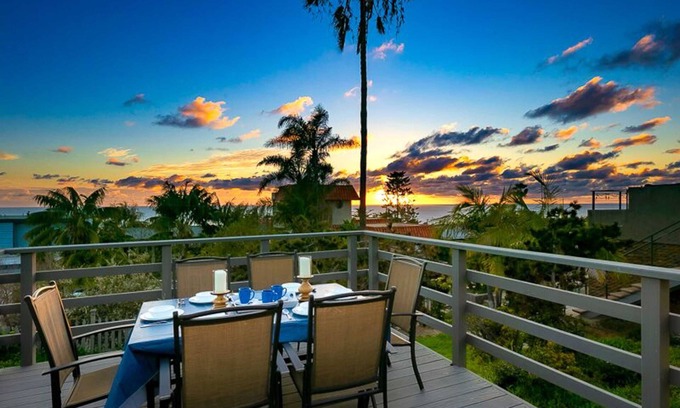 Cardiff-by-the-Sea House | Ocean Views! Walk to the Beach with King Suite