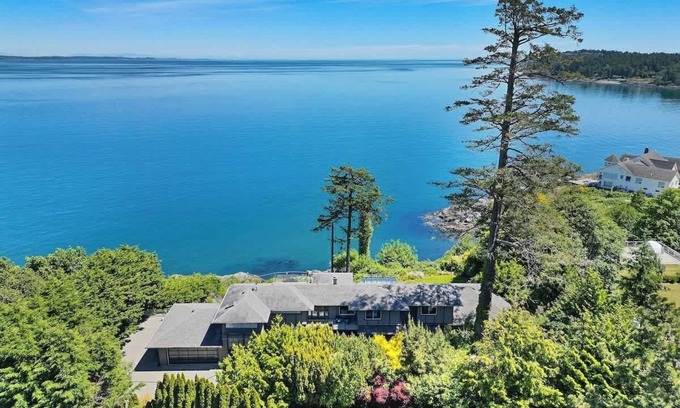 Gordon Head House | Oceanfront Oasis Luxury Family Retreat