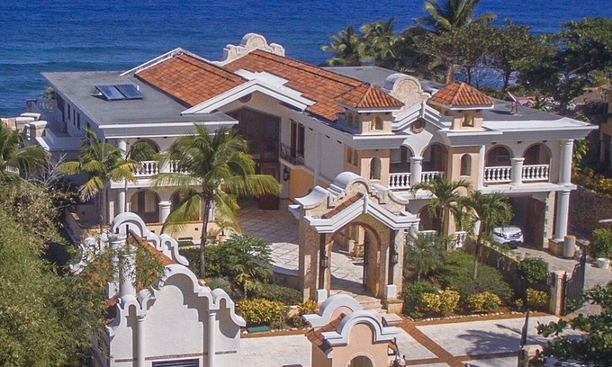 Cabrera Villa | Oceanfront Private 10 Bedroom Villa perfect Wedding/family/friends reunions,
