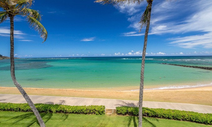 Kapaa Condo | Oceanfront.Superb views. Pono Kai Renovated 2 bd 2 ba,+sofa sleeper. A/C