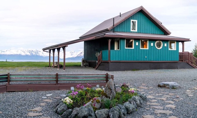 Homer House | Oceanfront Timber Home on the Bluffs of Kachemak Bay with Hot Tub β¨οΈβ¨ππ¦
π²π«β΄οΈ
