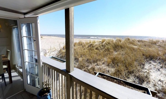 Ship Bottom Condo | Oceanfront. Wifi. Deck. O/S. Oceanviews. Deck. Beach Chairs.140201
