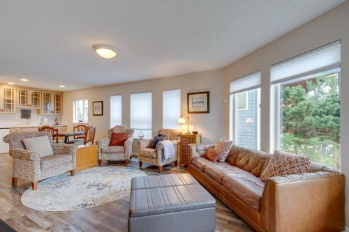Oceanside House | Oceanside Beach Home with 180-Degree Views!