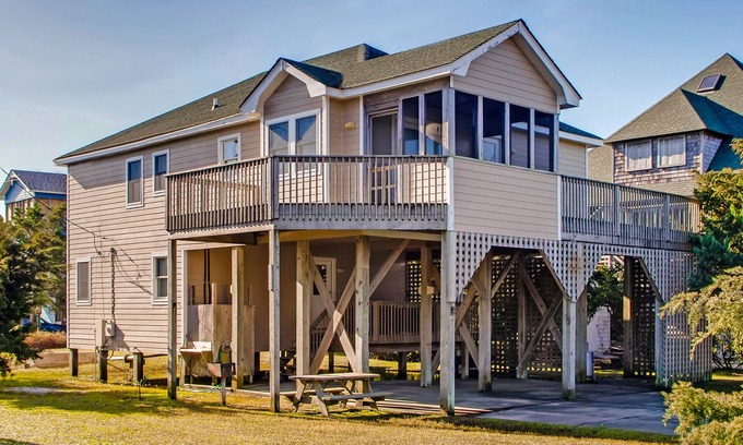 Waves House | Oceanside Beach House w/Hot Tub, Game Room, Outdoor Games, Close to the Beach!