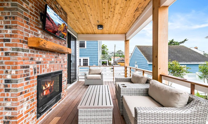 Beach Haven House | Oceanside Home with 6 Bedrooms & Pool!