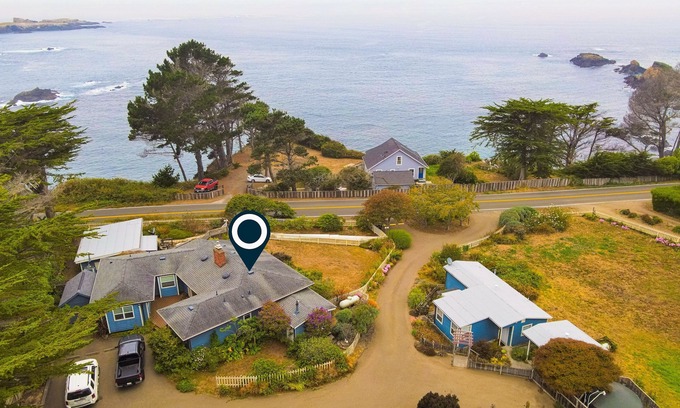 Mendocino House | Oceanview Home w/Gas Fireplace, Front and Back Decks, and Free WiFi