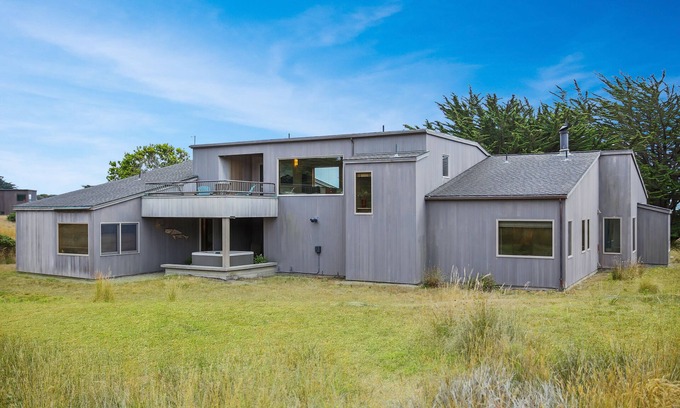 Sea Ranch House | Oceanview home with hot tub, deck, fireplace