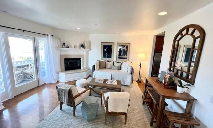 Summerland Condo | Oceanview Luxury Summerland Beach Condo B above Wine Tasting Room- walk to beach