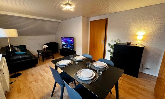 Gaildorf Apartment | OhPardon! GAILDORF - Monteurwohnung im DG, Einzelbetten, Garten