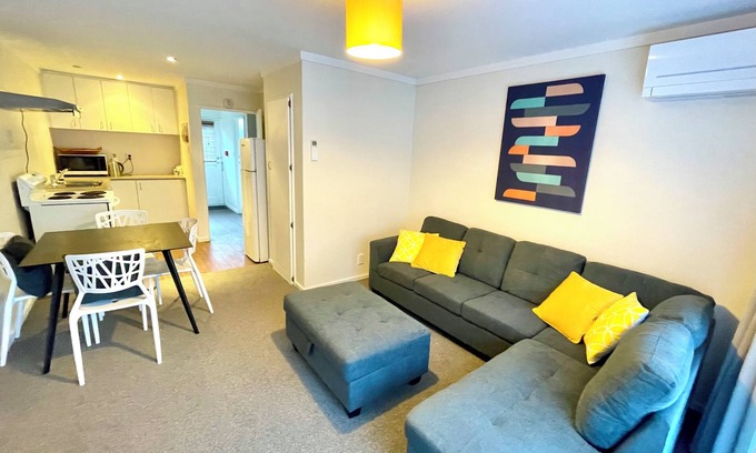 Queenstown Cottage | OK Holiday Unit #5 - Queenstown Holiday Apartment
