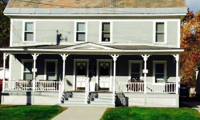 Ludlow Apartment | Okemo Mountain, Family Affordable 2 fl village location walk to town, Dogs OK.